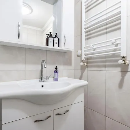 Cozy And Central 2 Bdrm Apart شقة