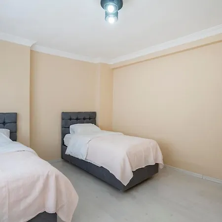 Cozy And Central 2 Bdrm Apart *